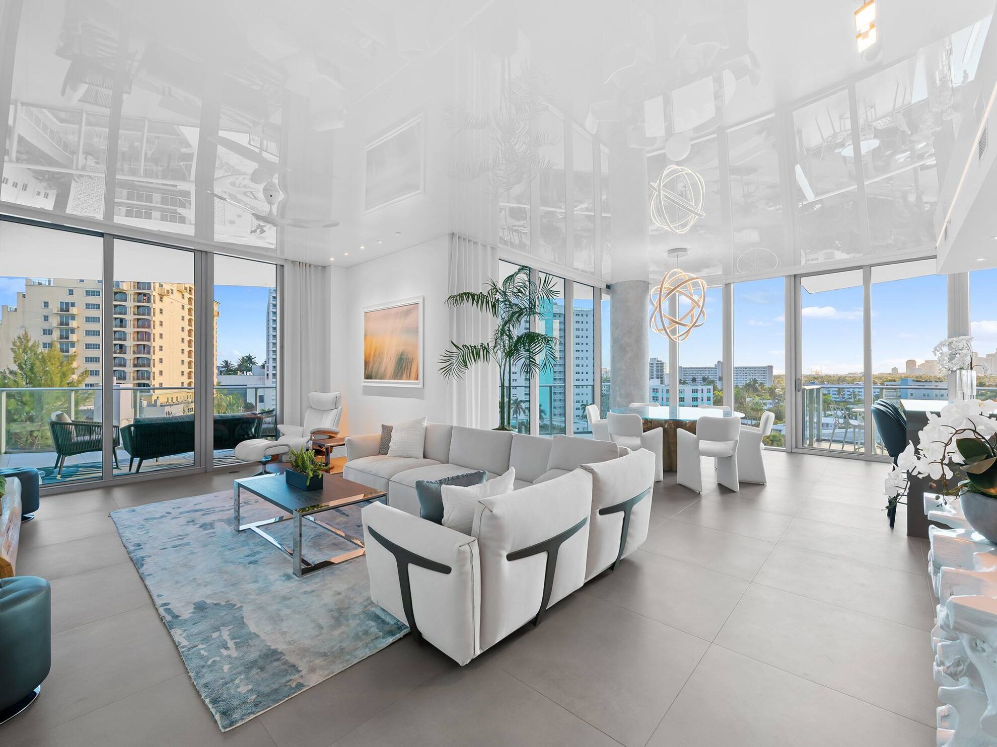 Paramount Fort Lauderdale 605: Luxury Living with Elegant View